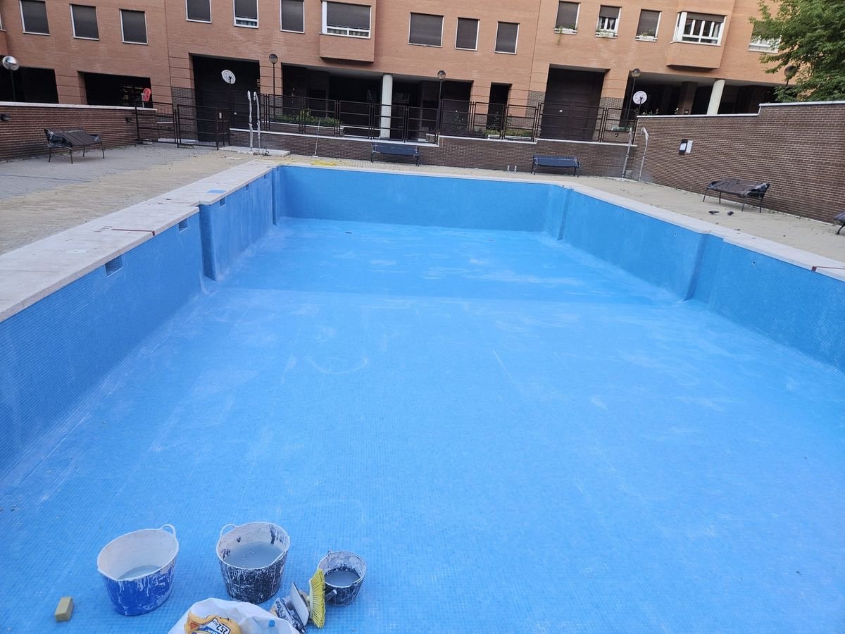 Piscina comunitaria de gran formato